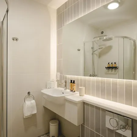 The Old Schoolhouse - The Courtyard Donegal Town