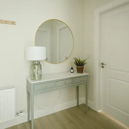 The Old Schoolhouse - The Courtyard شقة *