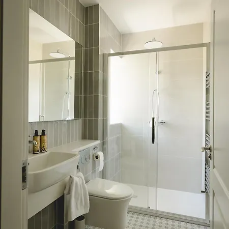 The Old Schoolhouse - The Courtyard Donegal Town