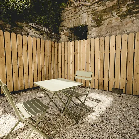 Apartment The Old Schoolhouse - The Courtyard