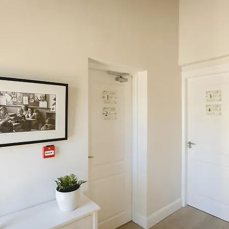 The Old Schoolhouse - The Courtyard Apartment