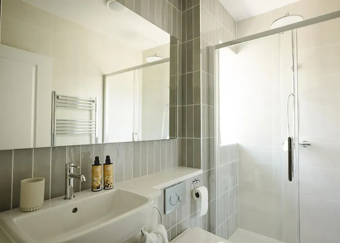 Апартаменты The Old Schoolhouse - The Courtyard *