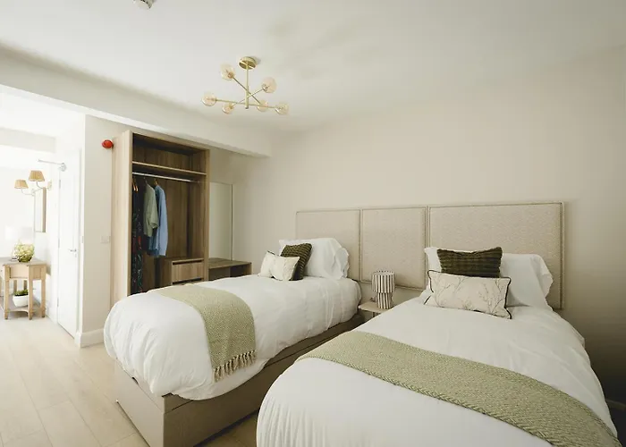 The Old Schoolhouse - The Courtyard * Донегол